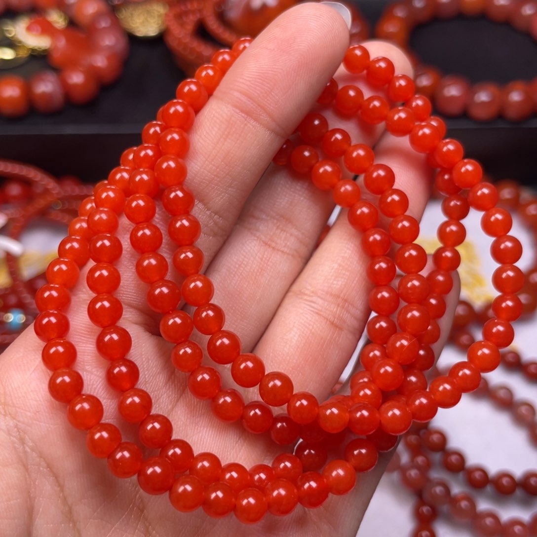 颈饰未镶嵌南红玛瑙