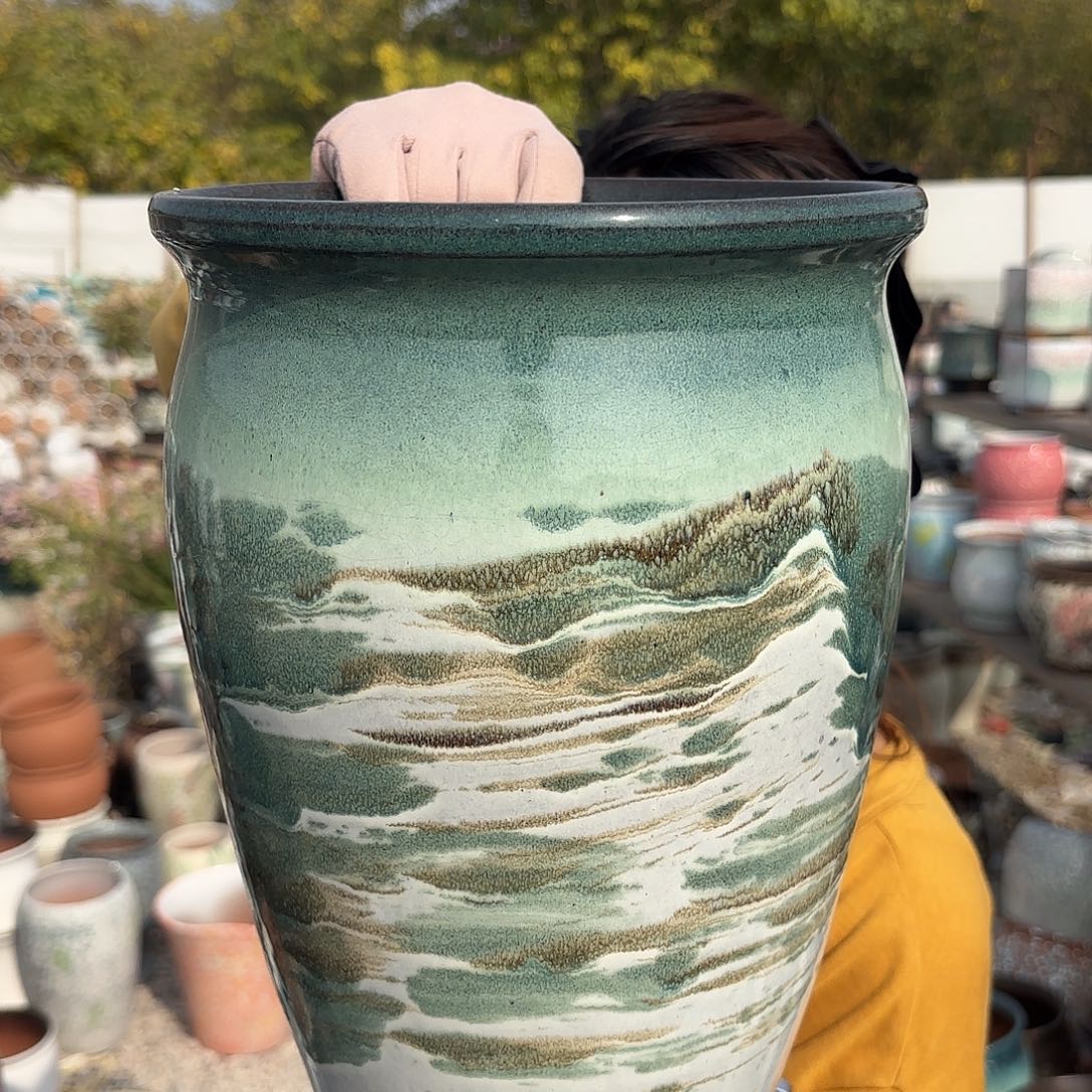 山水画口径20高度31一个