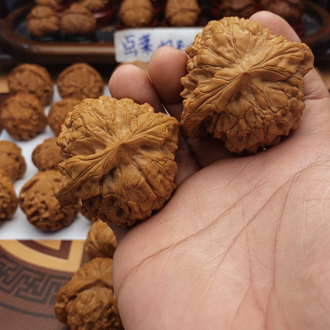 文玩核桃把件54尺 全品龙鼎 1