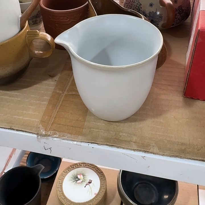 主人杯一个，瓷。。主人的