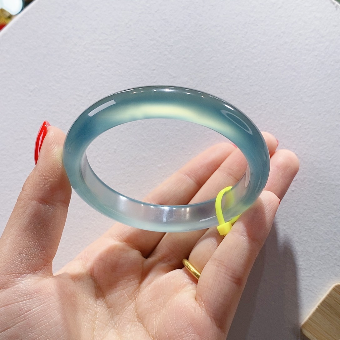 玛瑙/玉髓手镯未镶嵌56.3