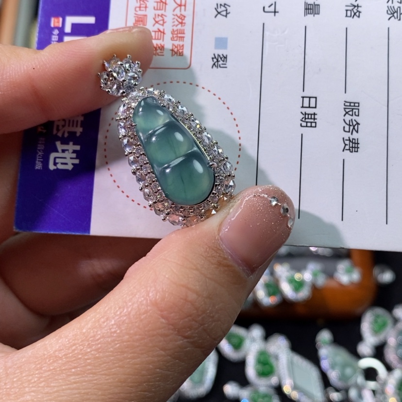 【闪购商品】翡翠颈饰未镶嵌天然