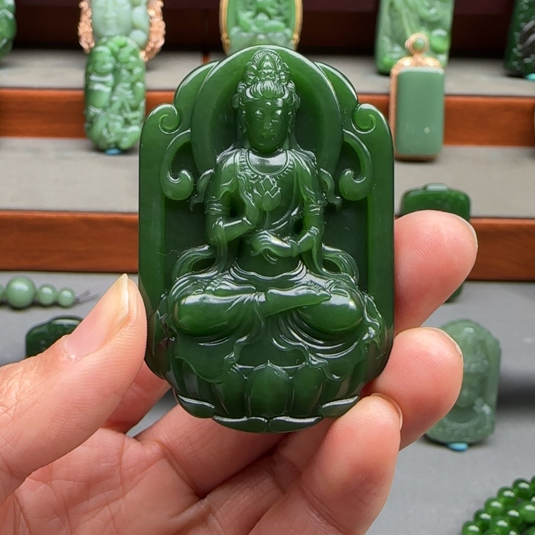 未镶嵌和田玉挂件绿**叔