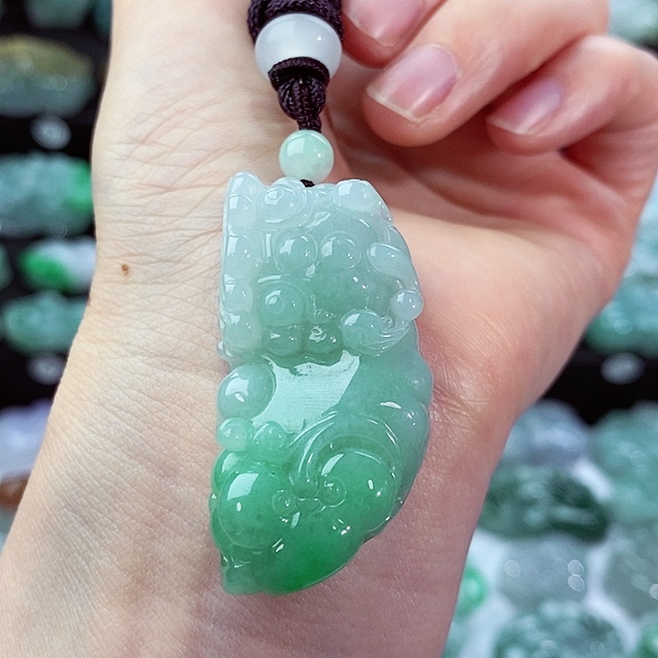 翡翠颈饰未镶嵌天然