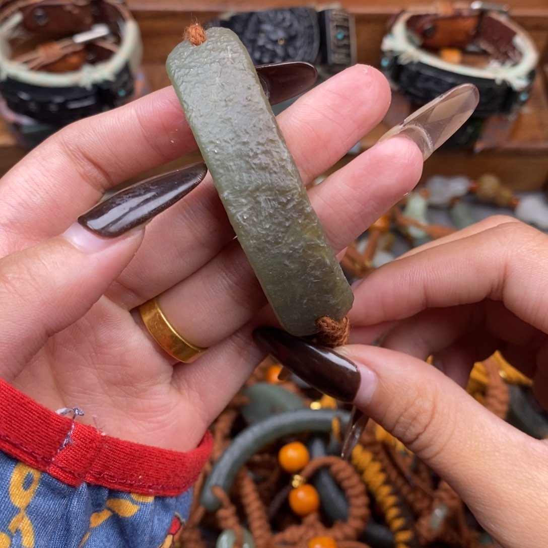 和田玉颈饰未镶嵌欸***欸