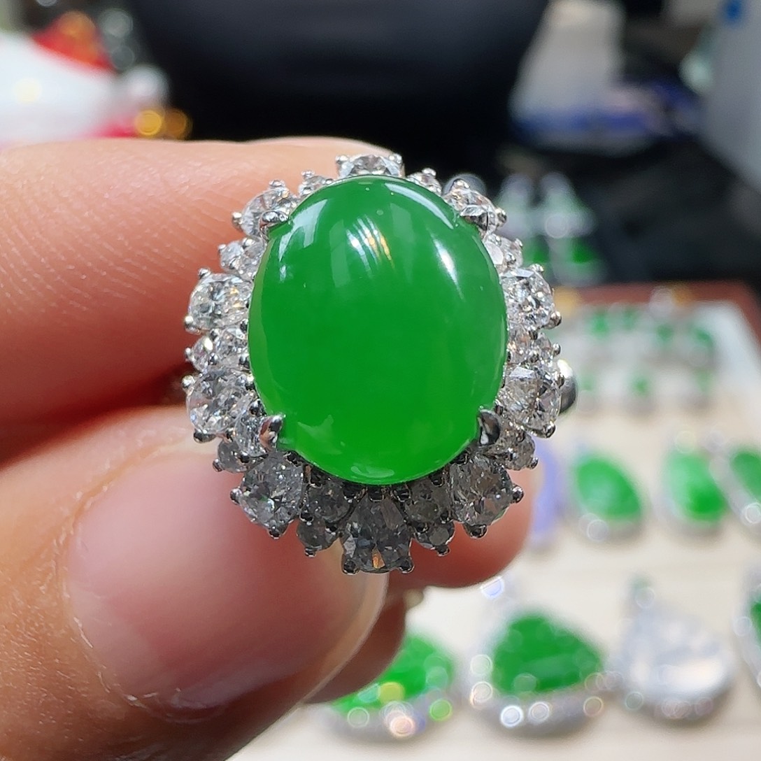 翡翠吊坠(不含链)18K金镶嵌