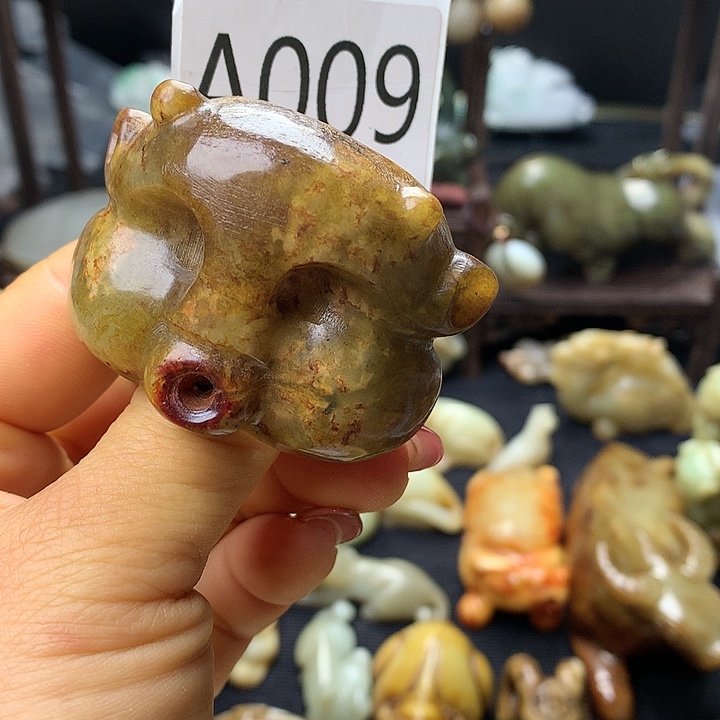 和田玉未镶嵌车挂