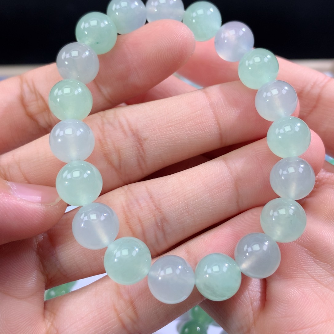 翡翠手链未镶嵌翡翠