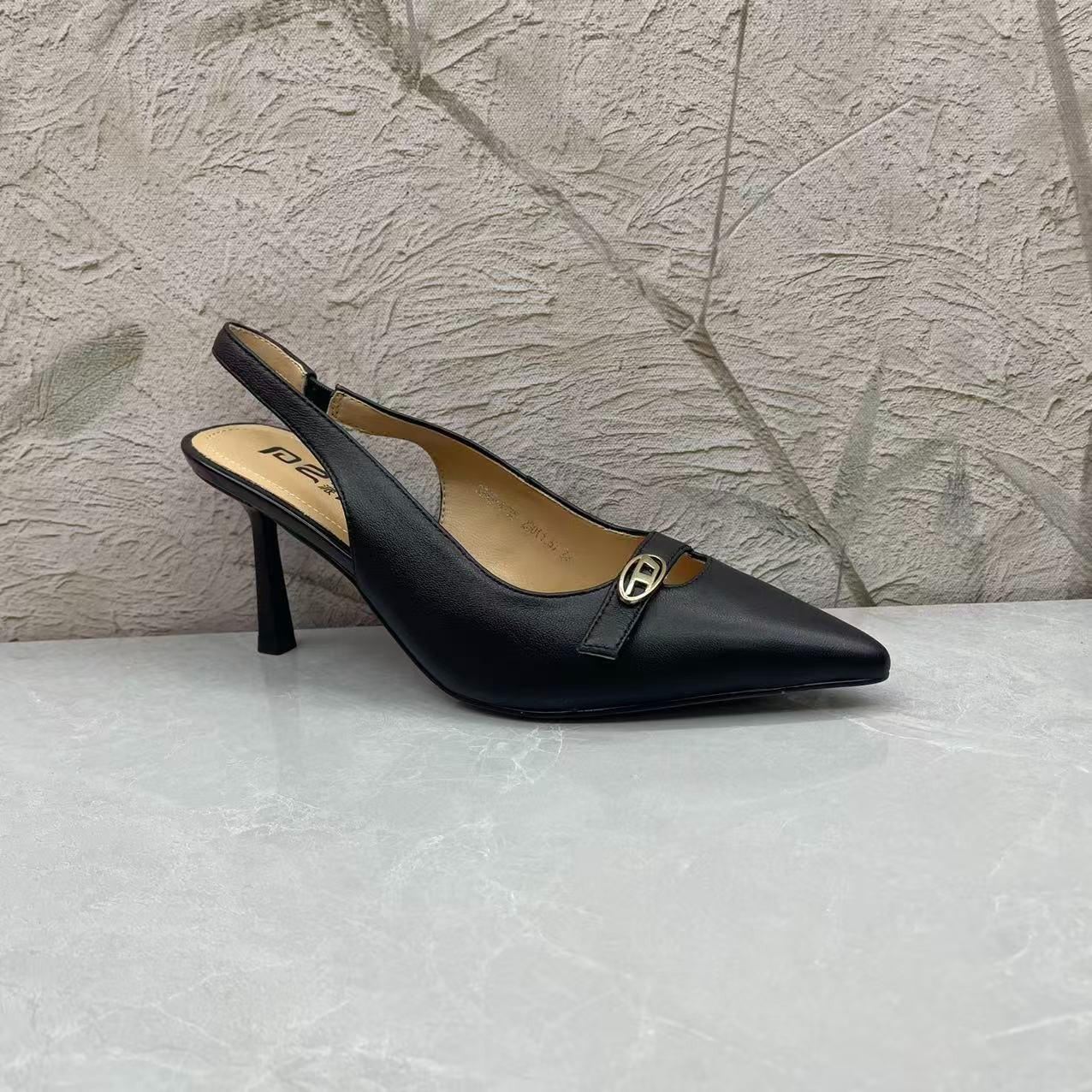 凉鞋女 (羊皮)S4735（孤品）/f区36//37码