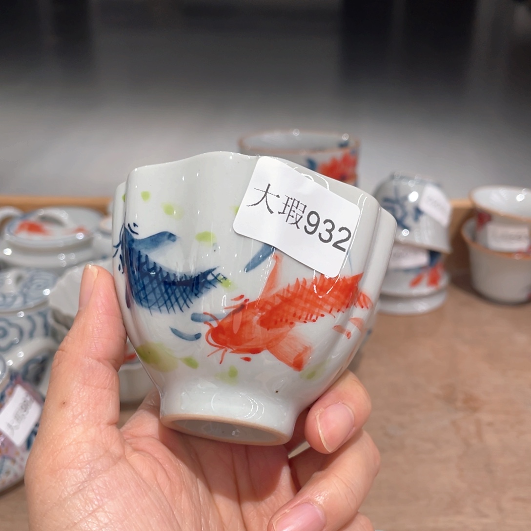 是***呀釉下手绘茶具微瑕