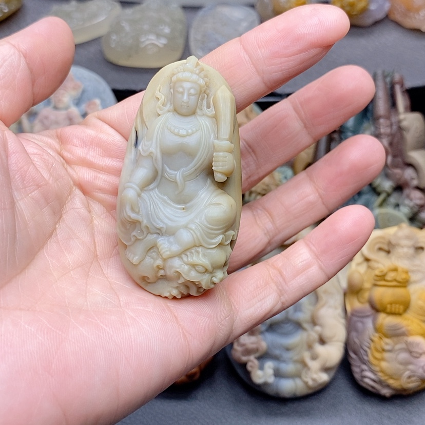 【闪购商品】定制石英质玉吊坠未镶嵌