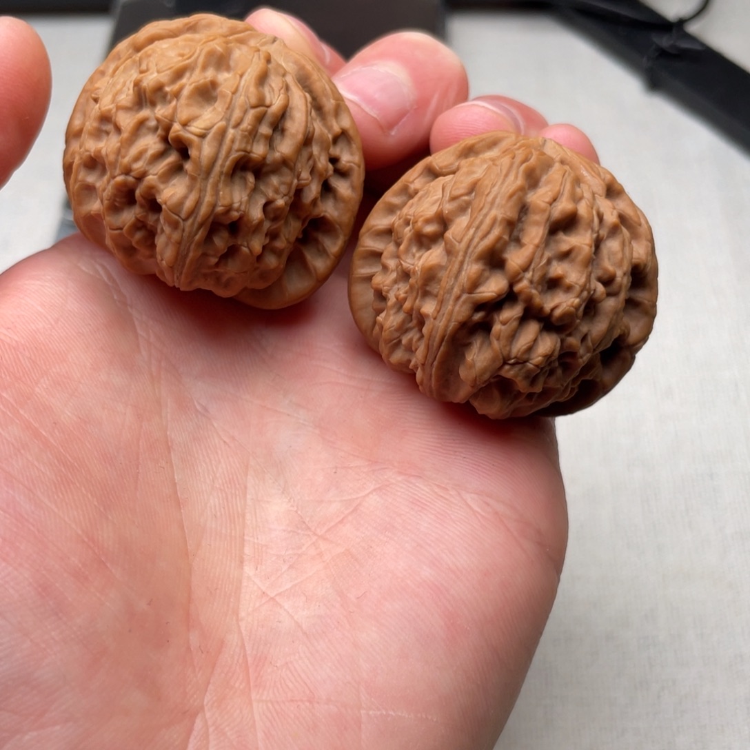 文玩核桃吊坠球白