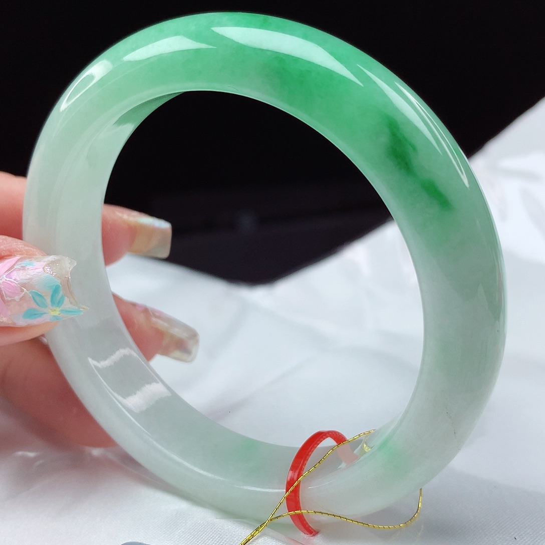 翡翠手镯未镶嵌55圈4641