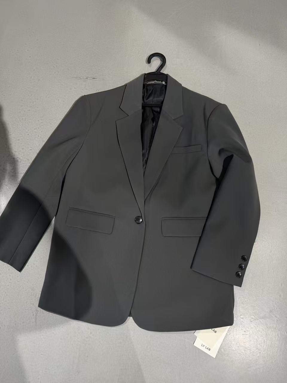 QIANQIAN 25秋冬设计感小众廓形宽松休闲垫肩西装外套73887