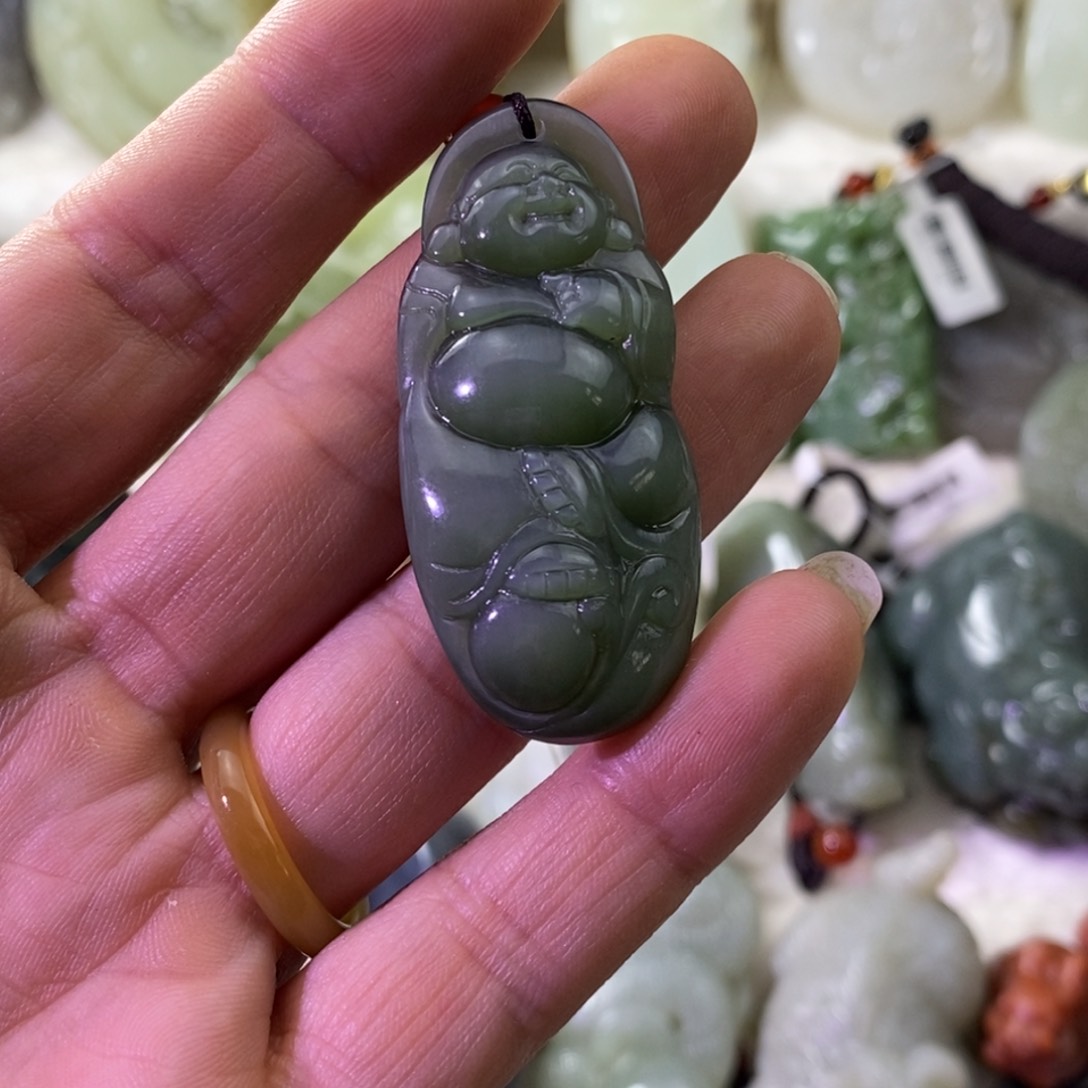 和田玉未镶嵌挂件温****莎