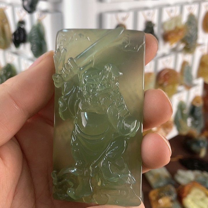 蛇纹石玉颈饰未镶嵌康**所