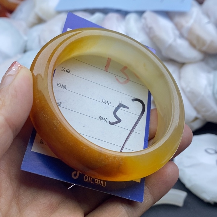 石英质玉手镯未镶嵌