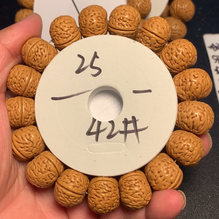 桃核手串42号健健康康了