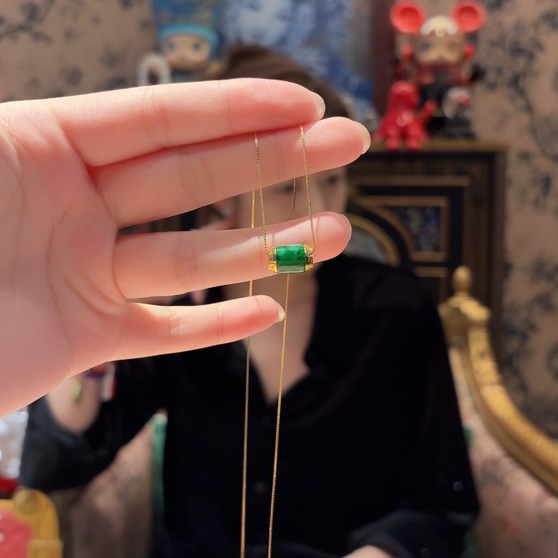 翡翠吊坠(赠链)18K金镶嵌2号