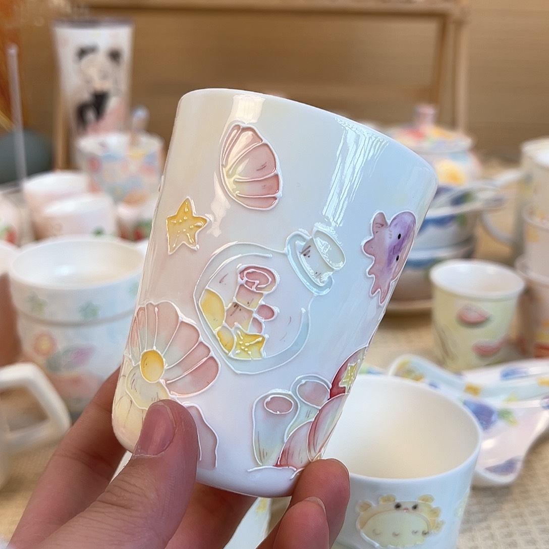 景德镇手绘陶瓷杯子