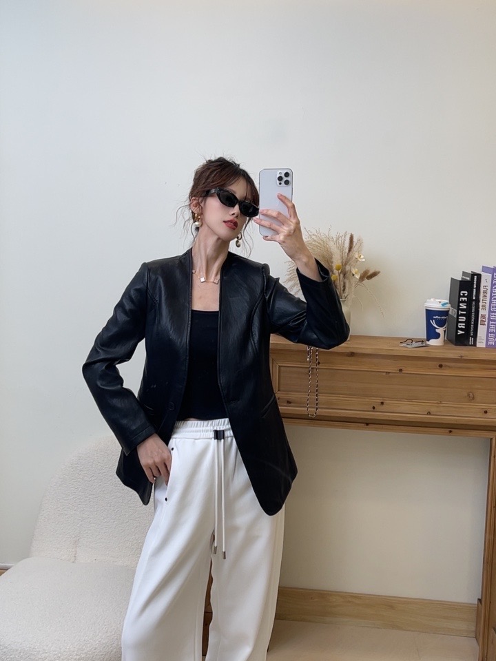 2025早春气质高级感黑色PU皮衣西装新款（6619）