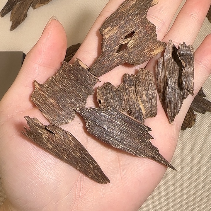 沉香碎屑沉香海南沉香尖峰岭老料11克