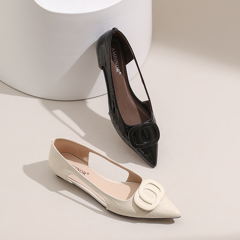 0091AMEINOR2025夏季法式尖头方扣侧空亮面真皮舒适低跟女士单鞋