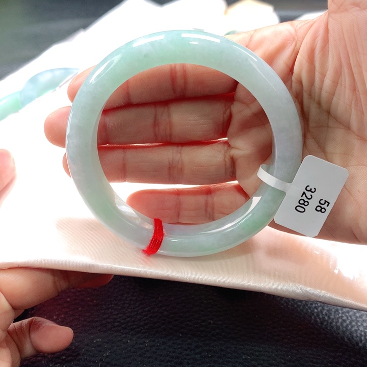 翡翠手镯未镶嵌58585858