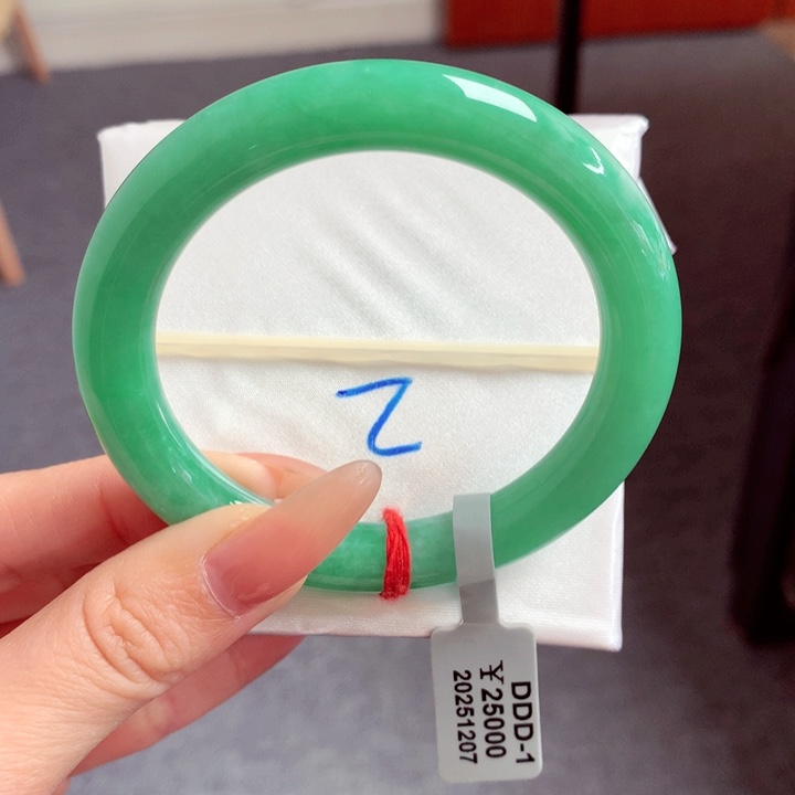 刘***理翡翠未镶嵌手镯翡翠