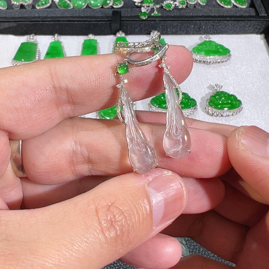 【闪购商品】翡翠吊坠(不含链)18K金镶嵌