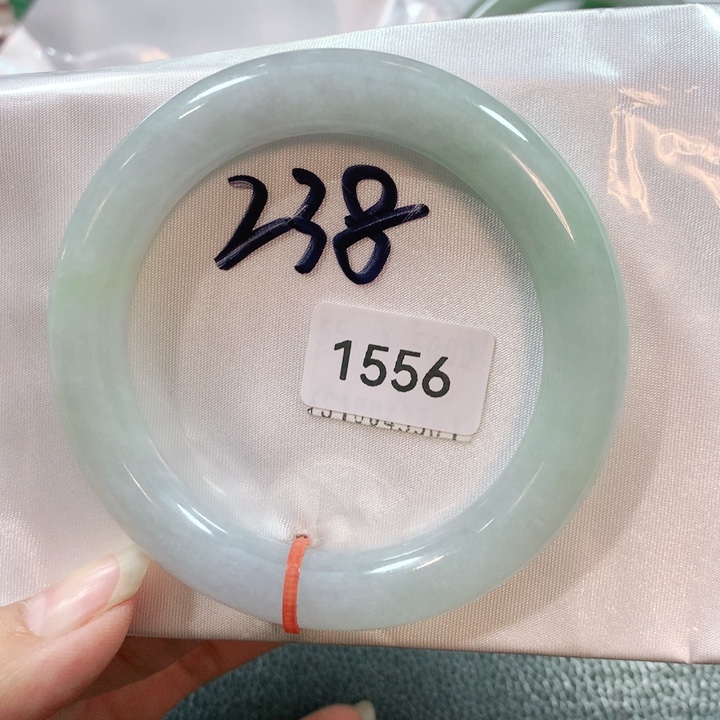 翡翠手镯未镶嵌天然翡翠手镯56