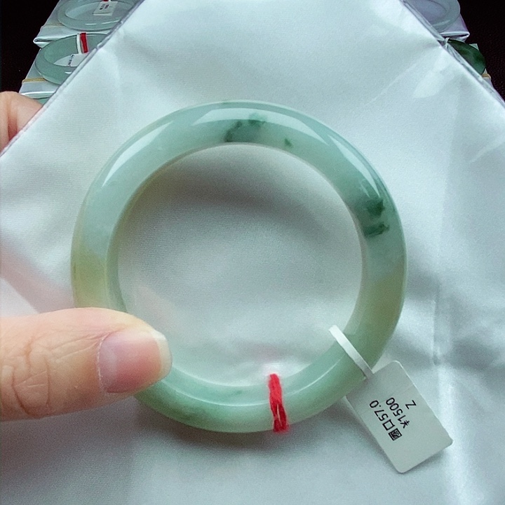 翡翠手镯未镶嵌缅甸翡翠手镯