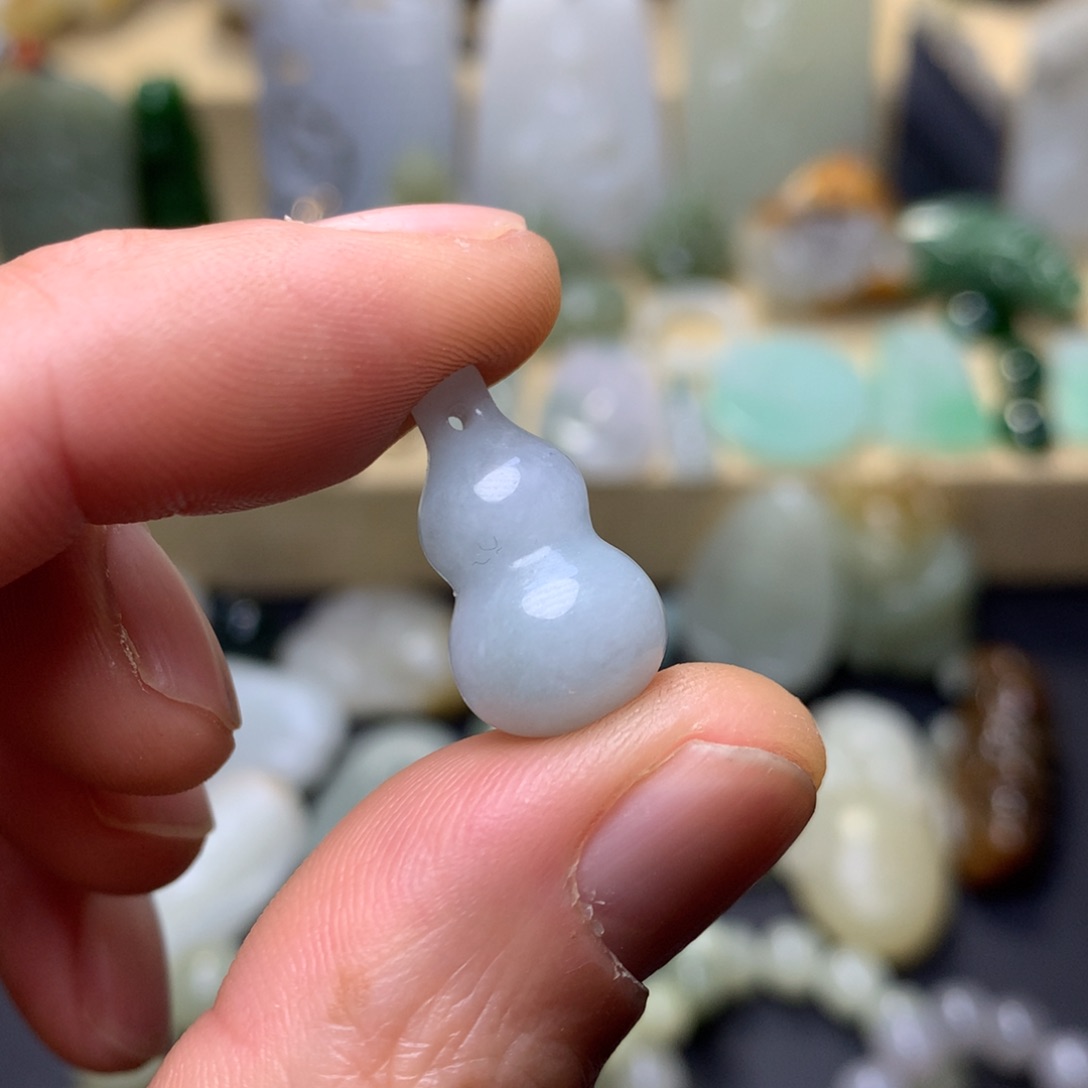 翡翠颈饰未镶嵌a货