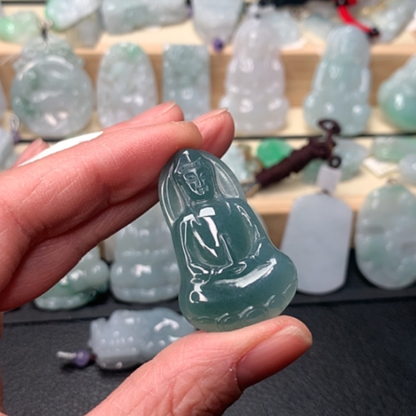 【闪购商品】翡翠颈饰未镶嵌观音