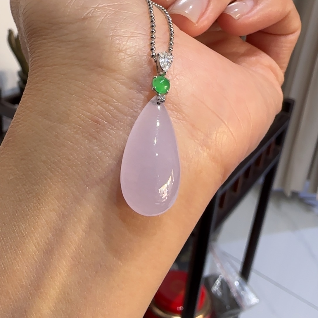 翡翠18K金镶嵌颈饰粉紫雨滴