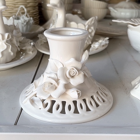 白瓷铜钱镂空脚跟