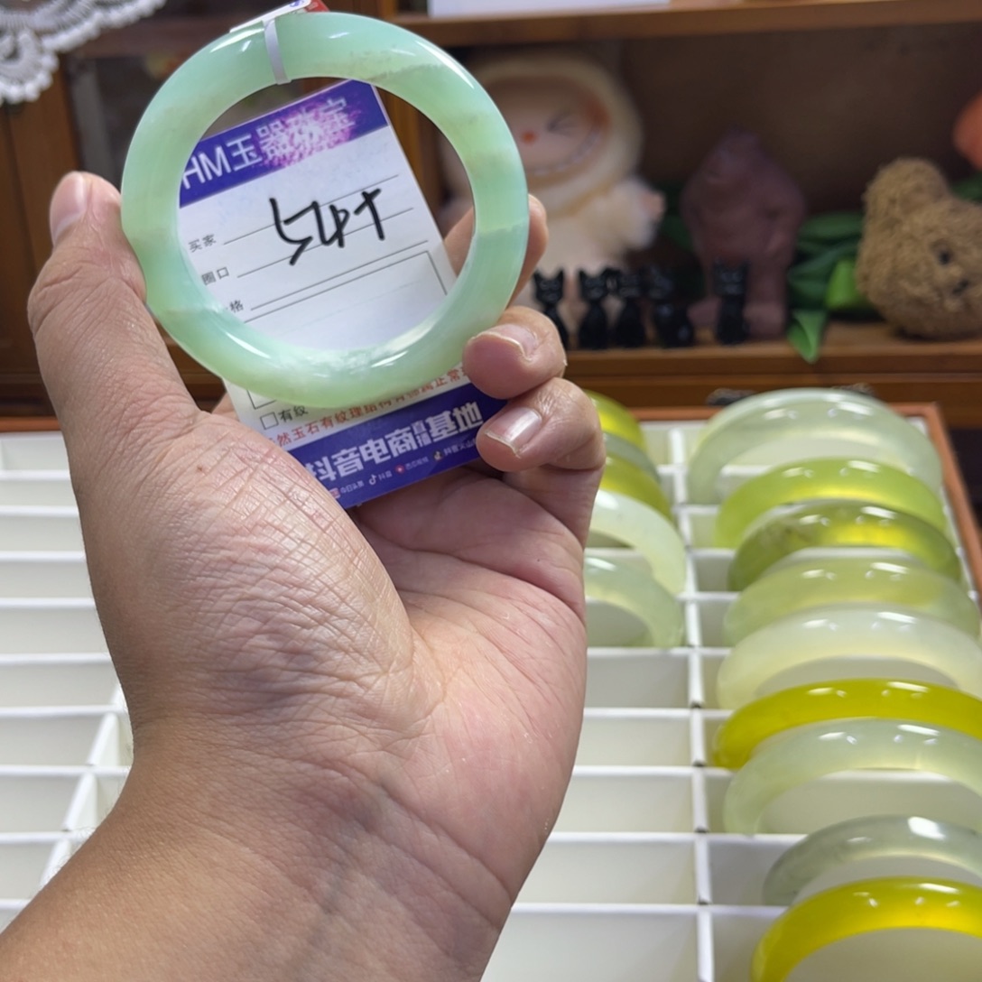 蛇纹石玉未镶嵌手镯441