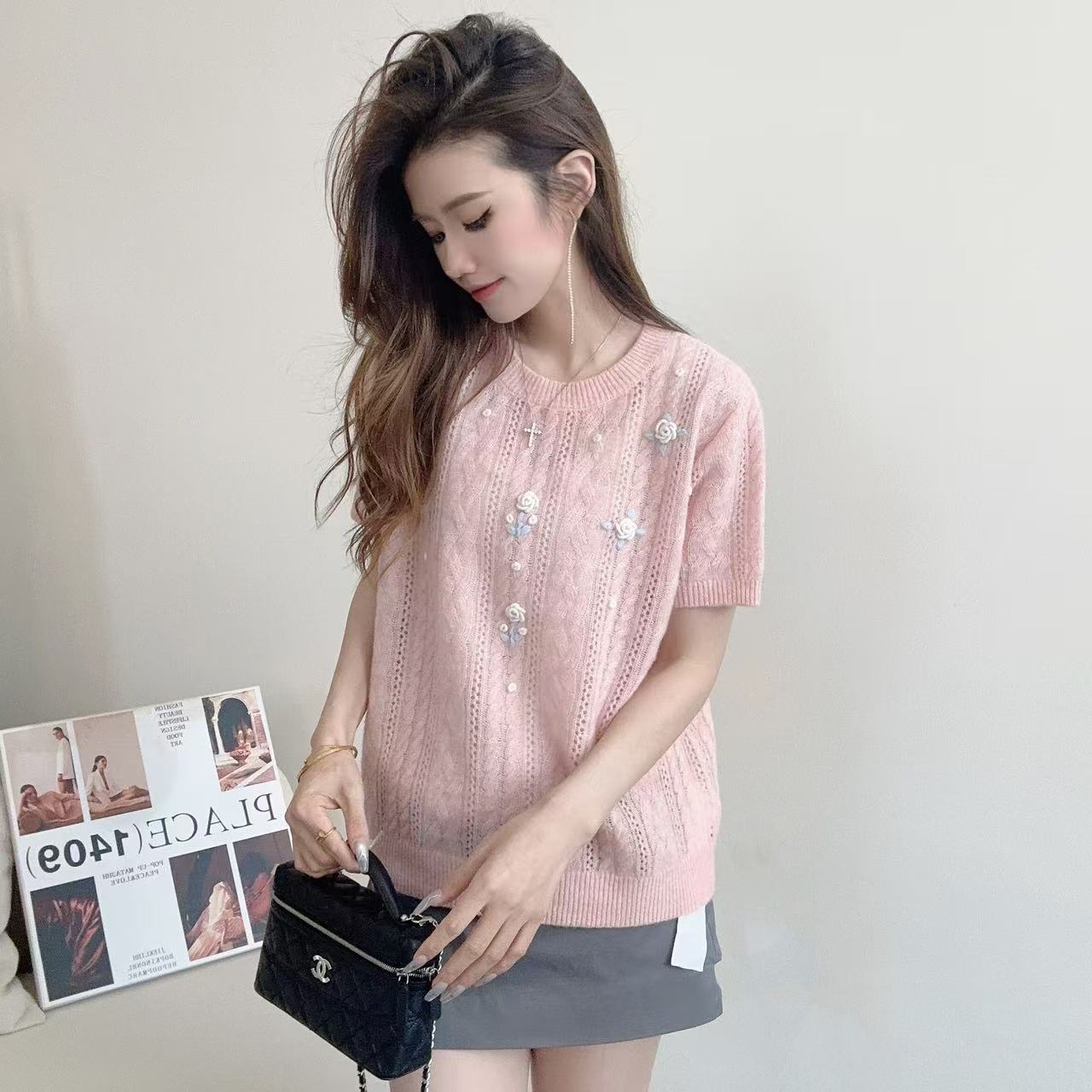 【俩月羊绒】轻奢250133-100山羊绒甜美手工花朵刺绣镂空针织短袖