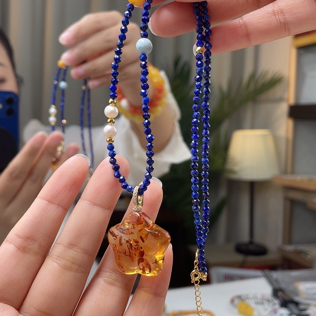 蜜蜡裸石银S925镀金镶嵌琥珀吊坠