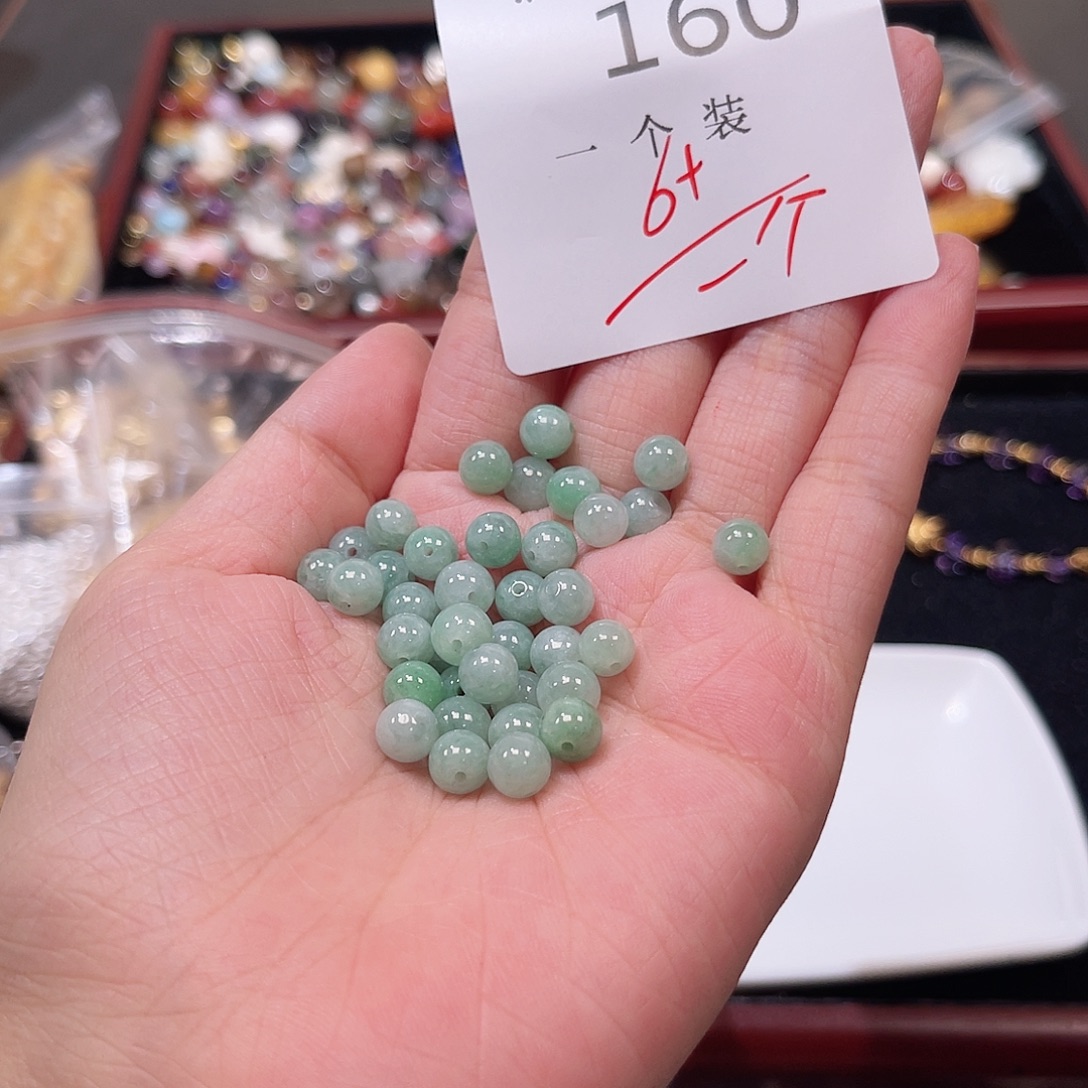 水晶珠宝半成品未镶嵌160 。      
