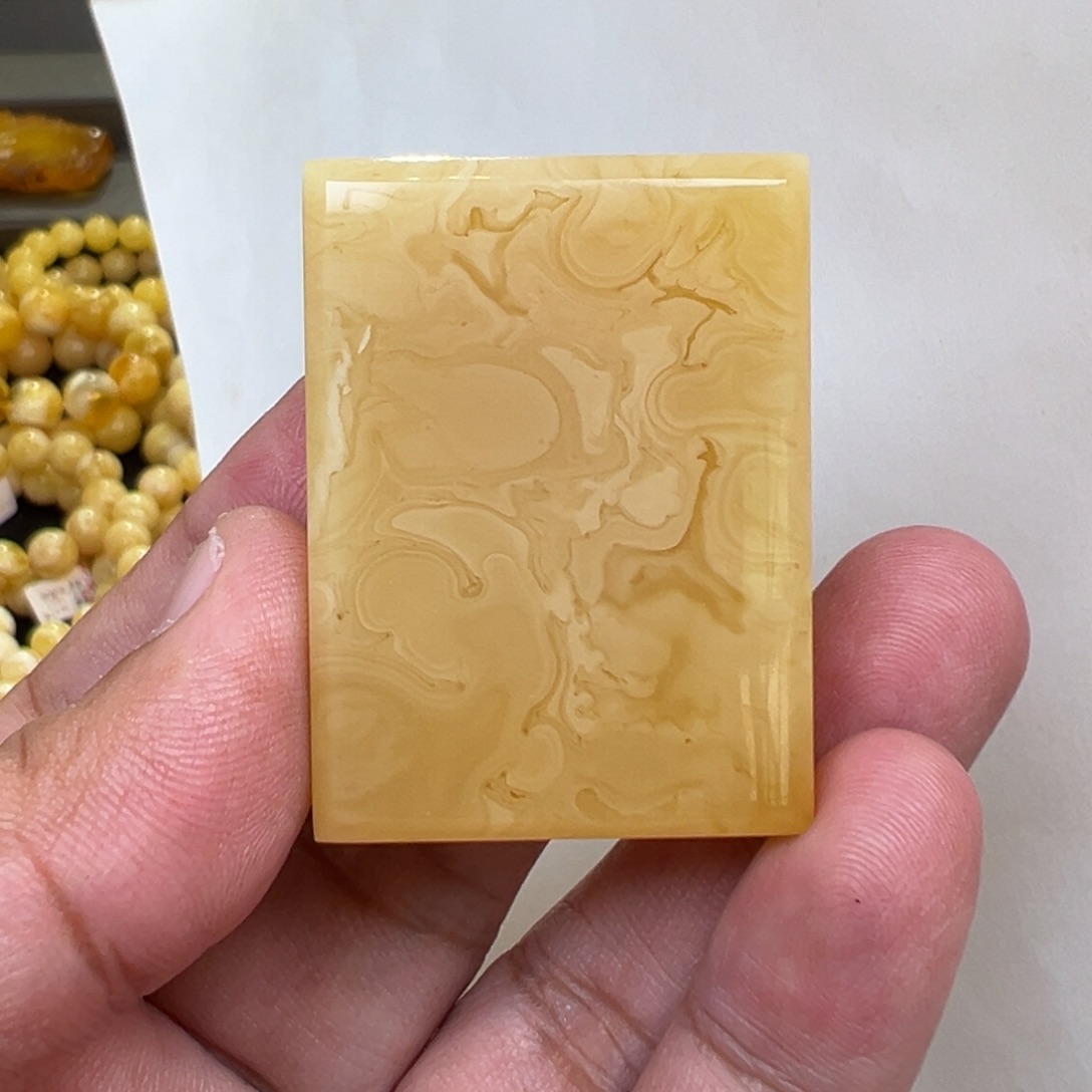 蜜蜡未镶嵌裸石24.97克