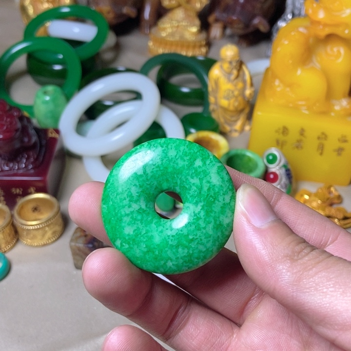 白玉菩提吊坠收藏