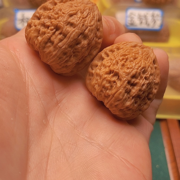 文玩核桃把件33纯野生蟒皮纹