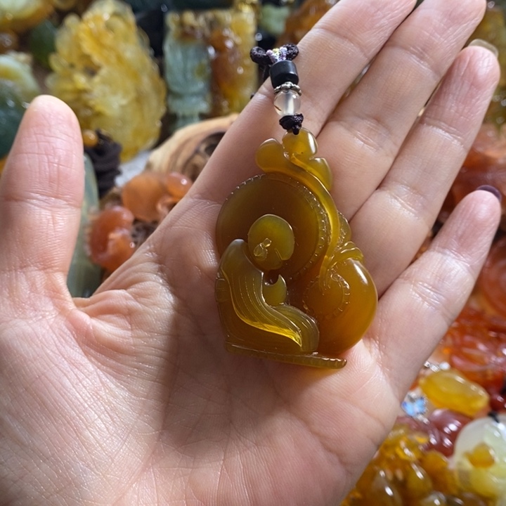 蛇纹石玉颈饰未镶嵌