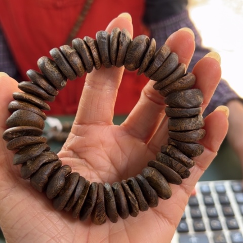 沉香手串乌身红土沉水37克卡1.7多样性发1条