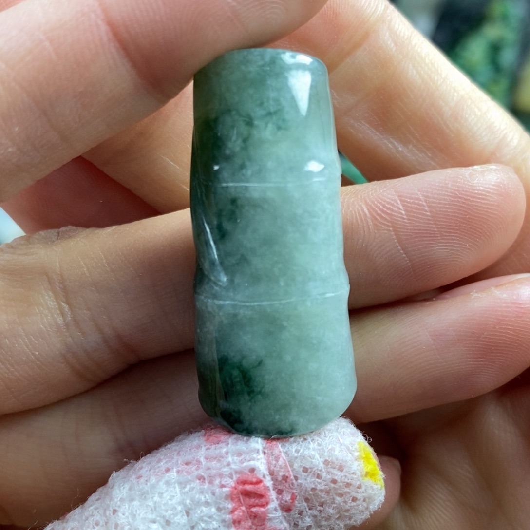 翡翠颈饰未镶嵌吊坠