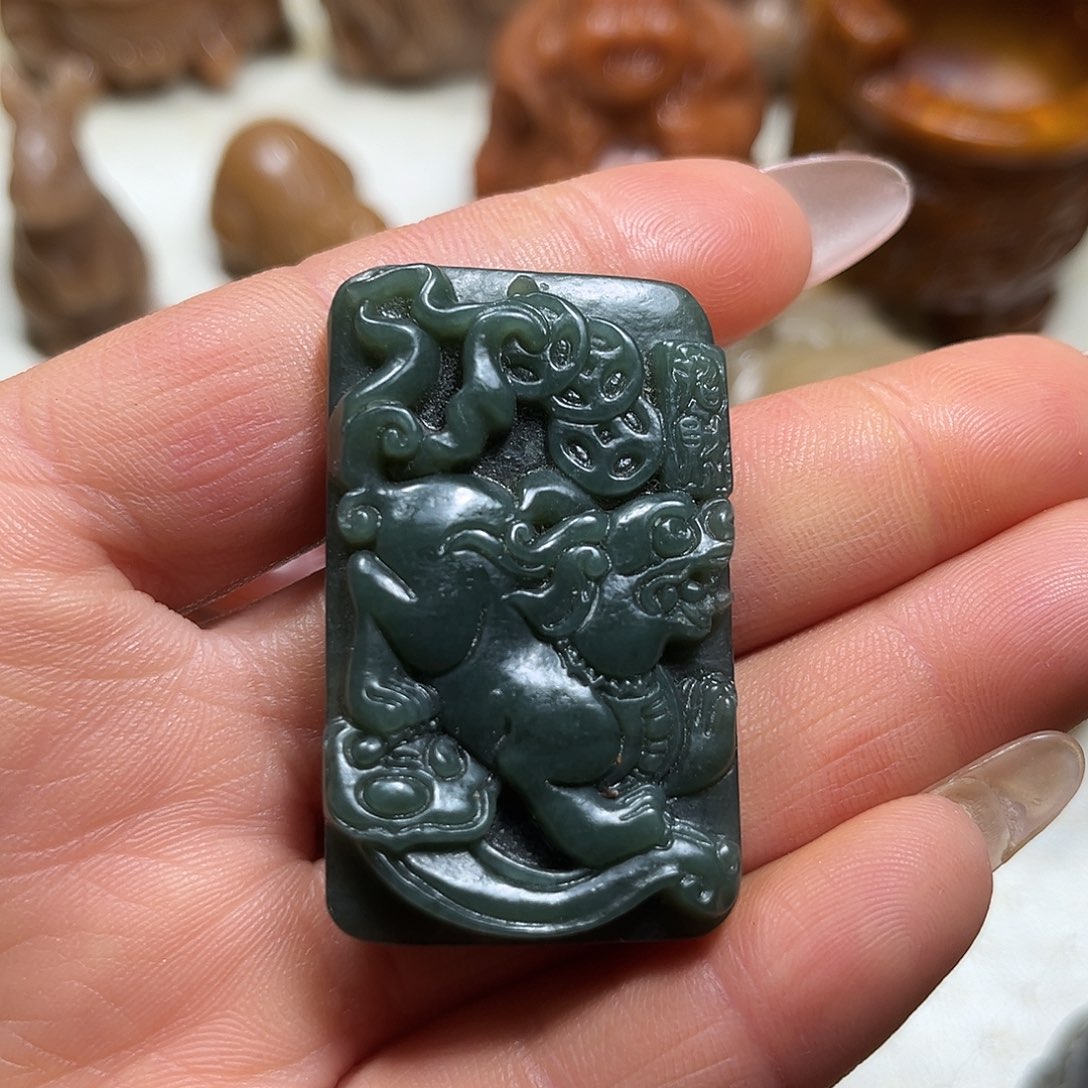 白玉菩提吊坠白玉菩提吊坠