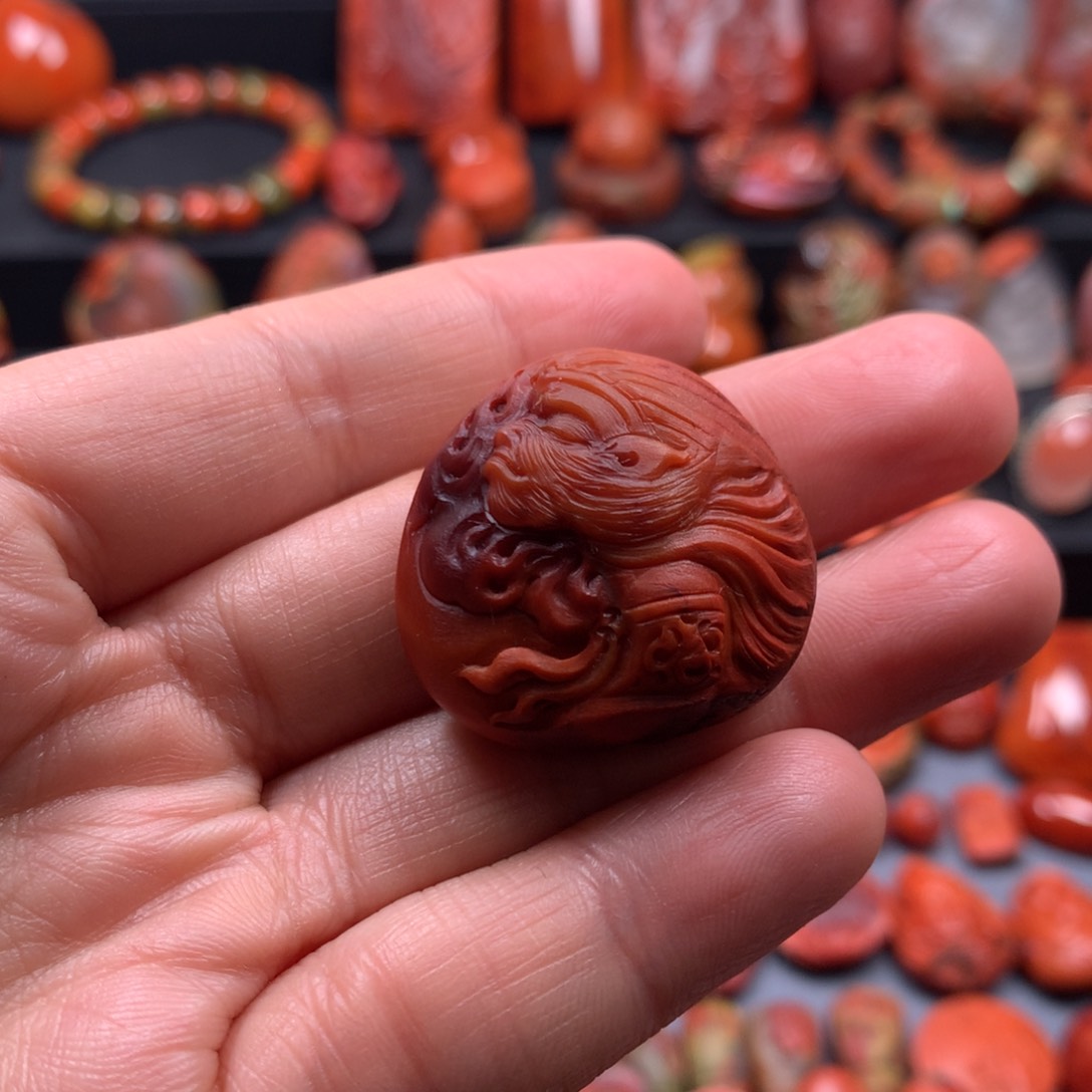 南红玛瑙吊坠未镶嵌