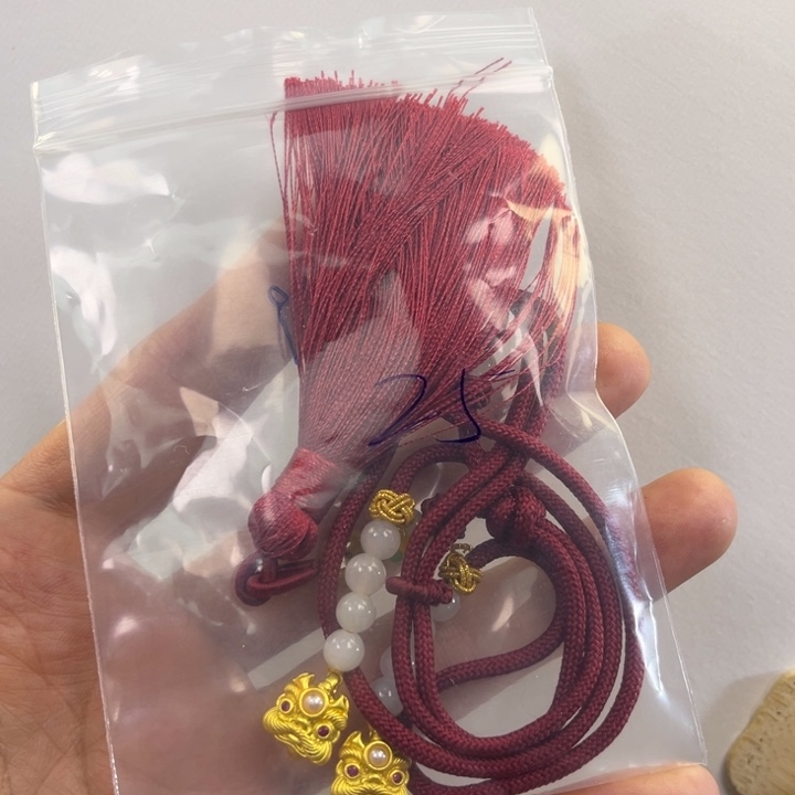 翡翠吊坠(赠链)未镶嵌