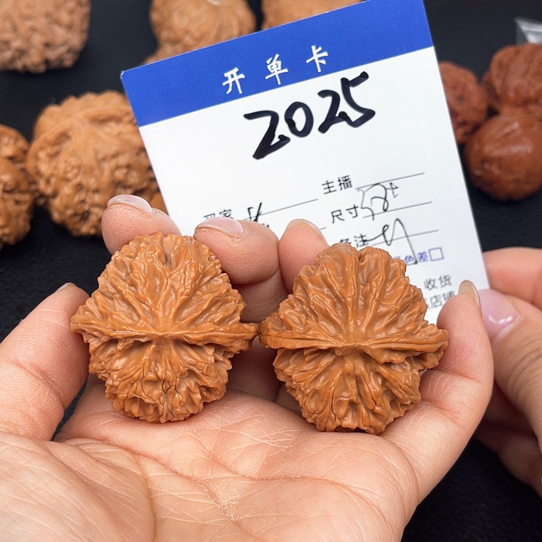 文玩核桃吊坠苹果全家福38尺 无刀修。 2025